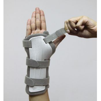 PLASTIC WRIST SPLINT LEFT